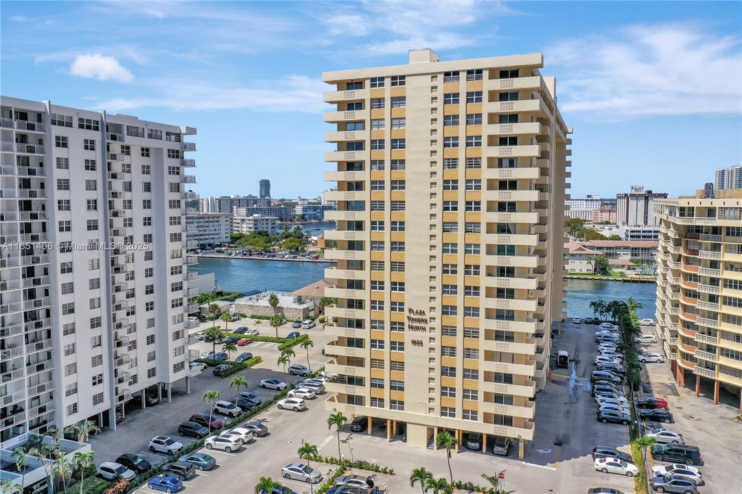 Recently Sold: $285,000 (2 beds, 2 baths, 1360 Square Feet)