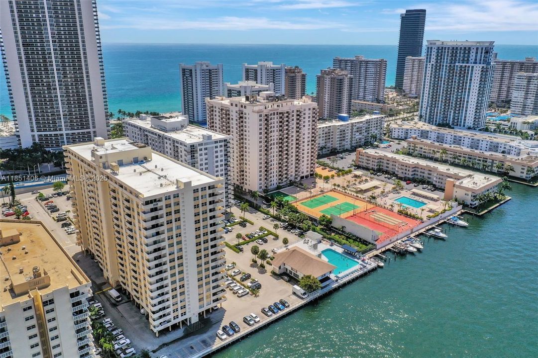 Recently Sold: $285,000 (2 beds, 2 baths, 1360 Square Feet)