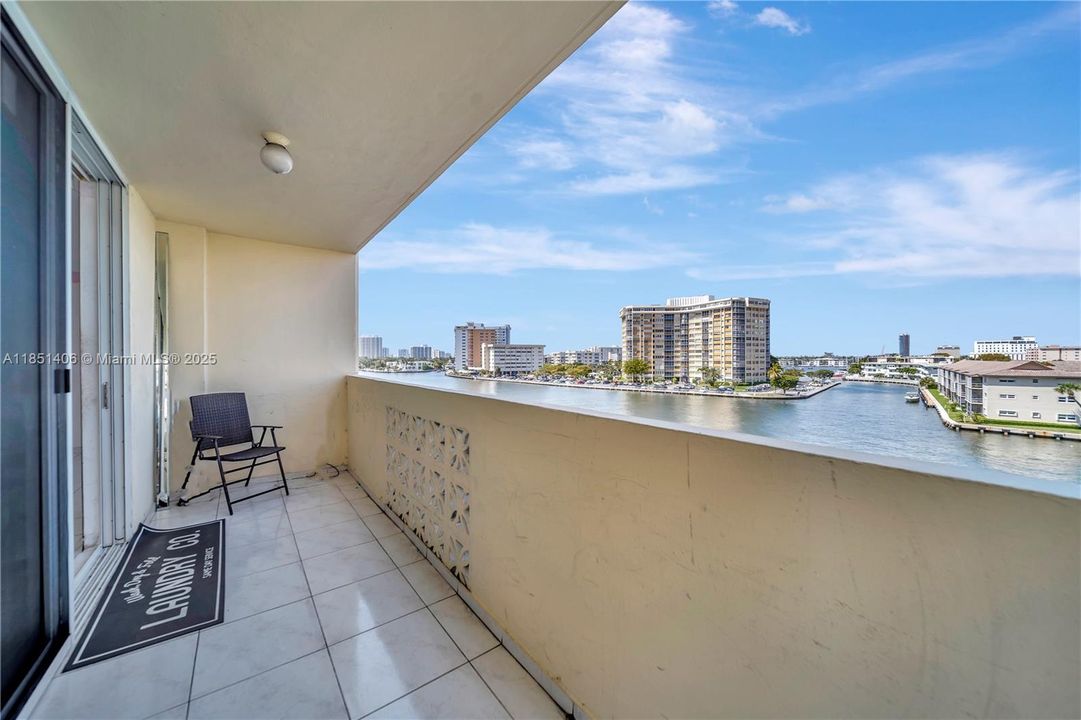 Recently Sold: $285,000 (2 beds, 2 baths, 1360 Square Feet)