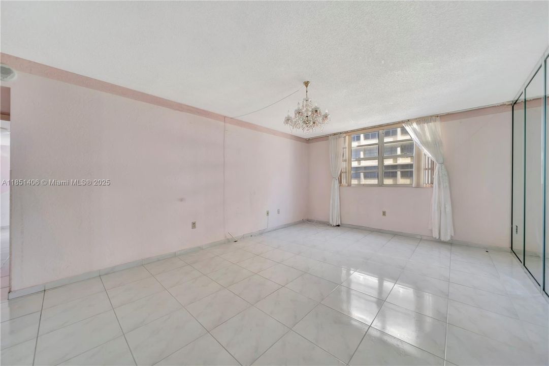 Recently Sold: $285,000 (2 beds, 2 baths, 1360 Square Feet)