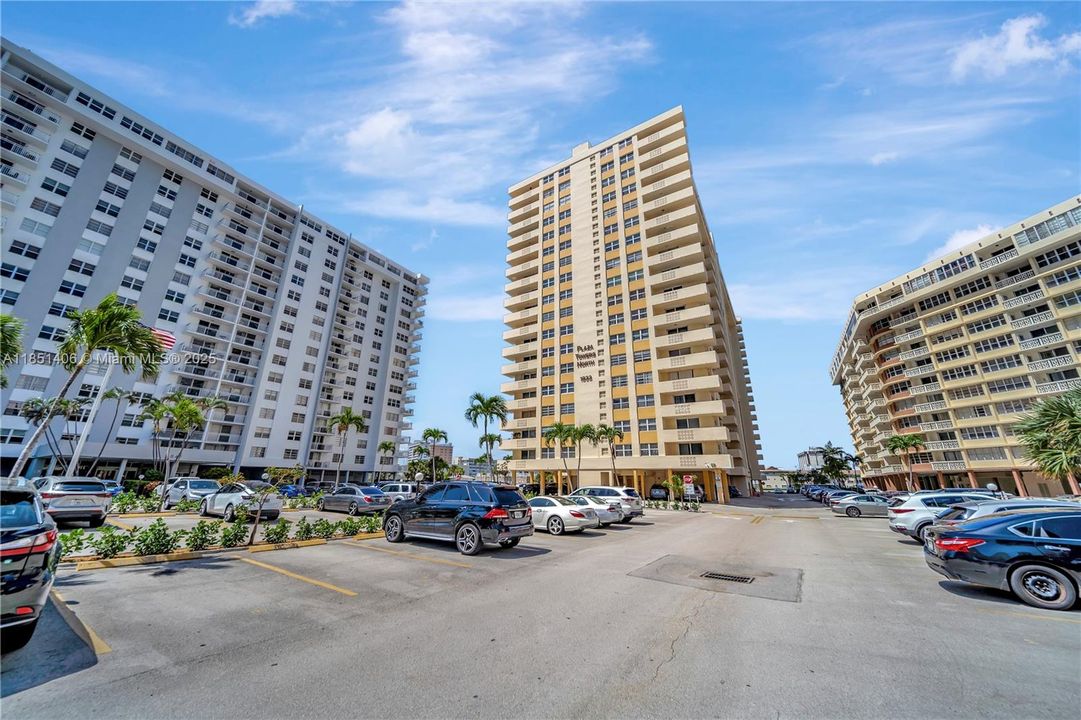 Recently Sold: $285,000 (2 beds, 2 baths, 1360 Square Feet)