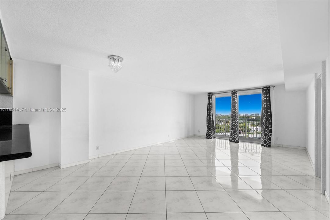 Recently Sold: $274,900 (2 beds, 2 baths, 1150 Square Feet)