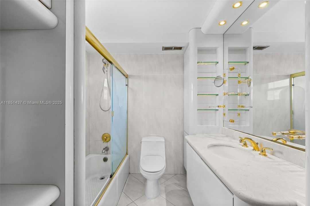 Recently Sold: $274,900 (2 beds, 2 baths, 1150 Square Feet)