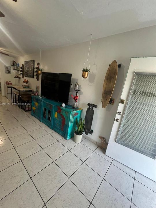 Vendido Recientemente: $185,000 (0 camas, 1 baños, 440 Pies cuadrados)