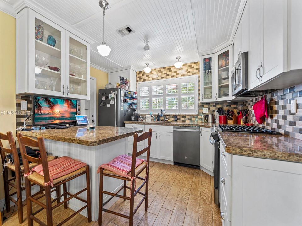 Recently Sold: $634,900 (3 beds, 2 baths, 1766 Square Feet)