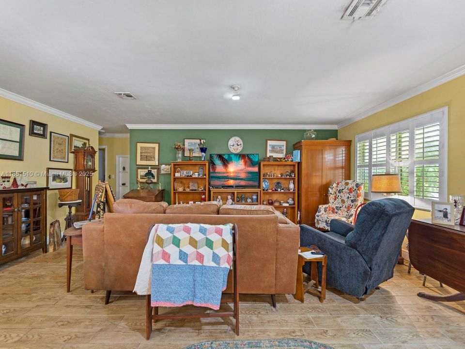 Recently Sold: $634,900 (3 beds, 2 baths, 1766 Square Feet)