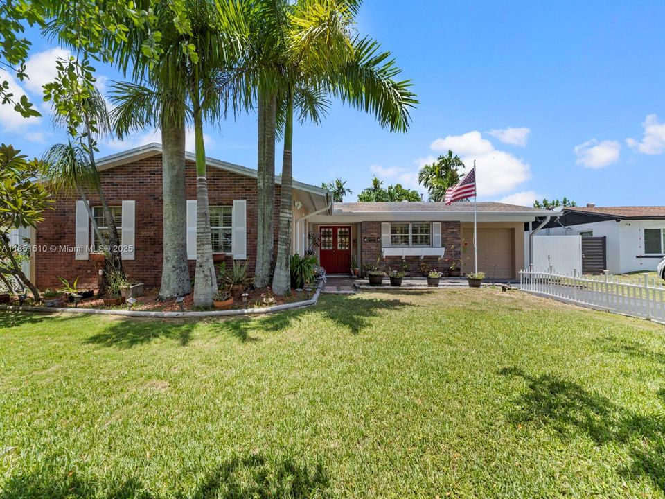 Recently Sold: $634,900 (3 beds, 2 baths, 1766 Square Feet)