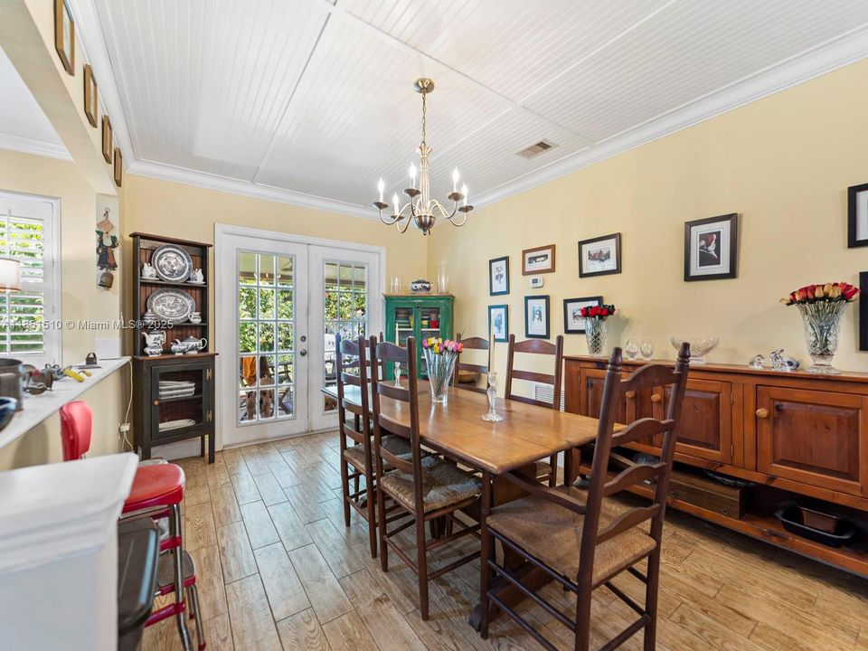 Recently Sold: $634,900 (3 beds, 2 baths, 1766 Square Feet)