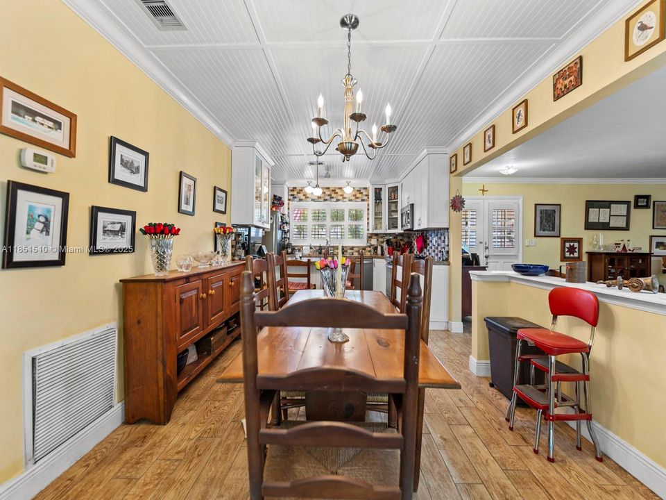 Recently Sold: $634,900 (3 beds, 2 baths, 1766 Square Feet)