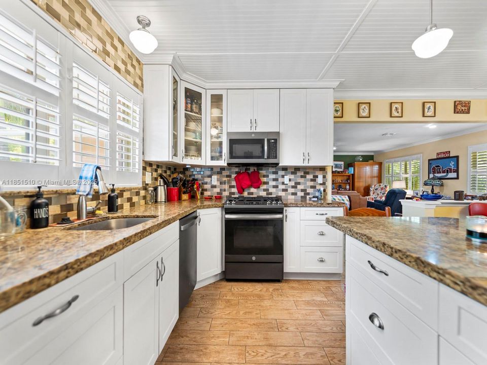 Recently Sold: $634,900 (3 beds, 2 baths, 1766 Square Feet)