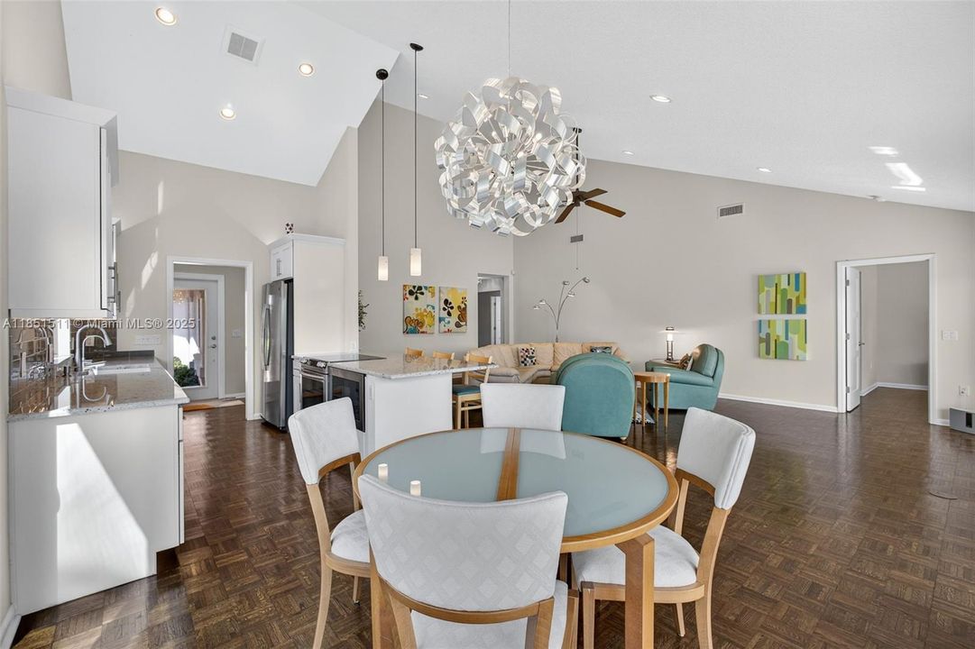 Activo con contrato: $1,385,000 (3 camas, 2 baños, 1889 Pies cuadrados)