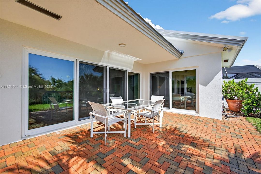 Activo con contrato: $1,385,000 (3 camas, 2 baños, 1889 Pies cuadrados)