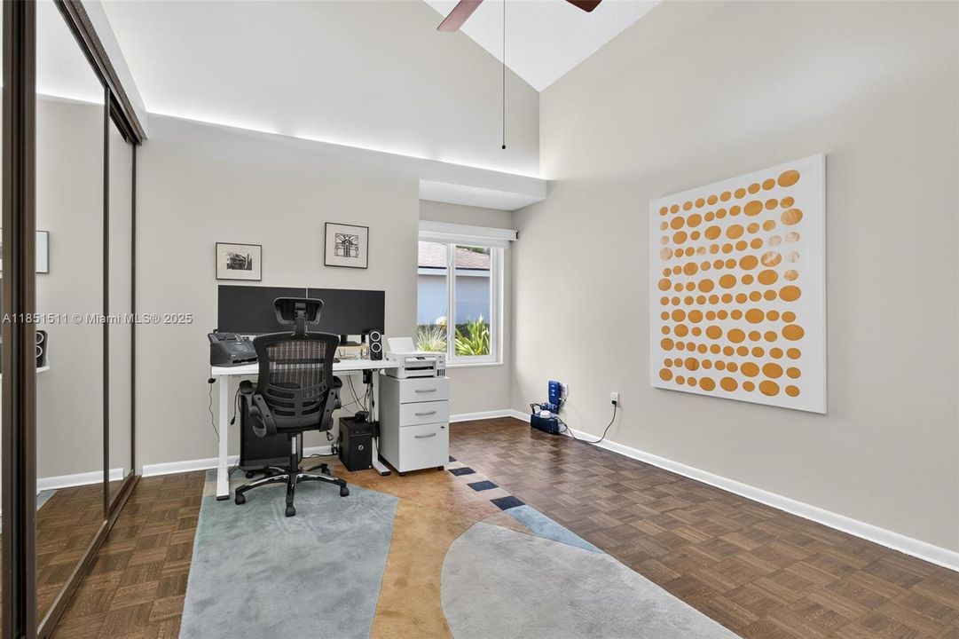 Activo con contrato: $1,385,000 (3 camas, 2 baños, 1889 Pies cuadrados)