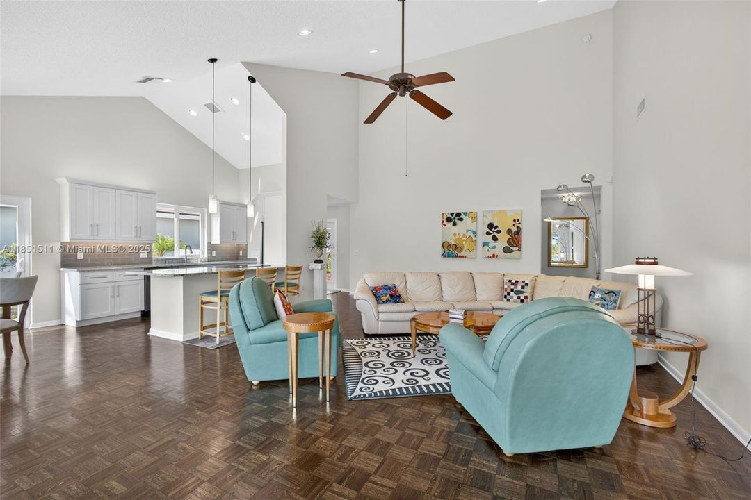 Activo con contrato: $1,385,000 (3 camas, 2 baños, 1889 Pies cuadrados)