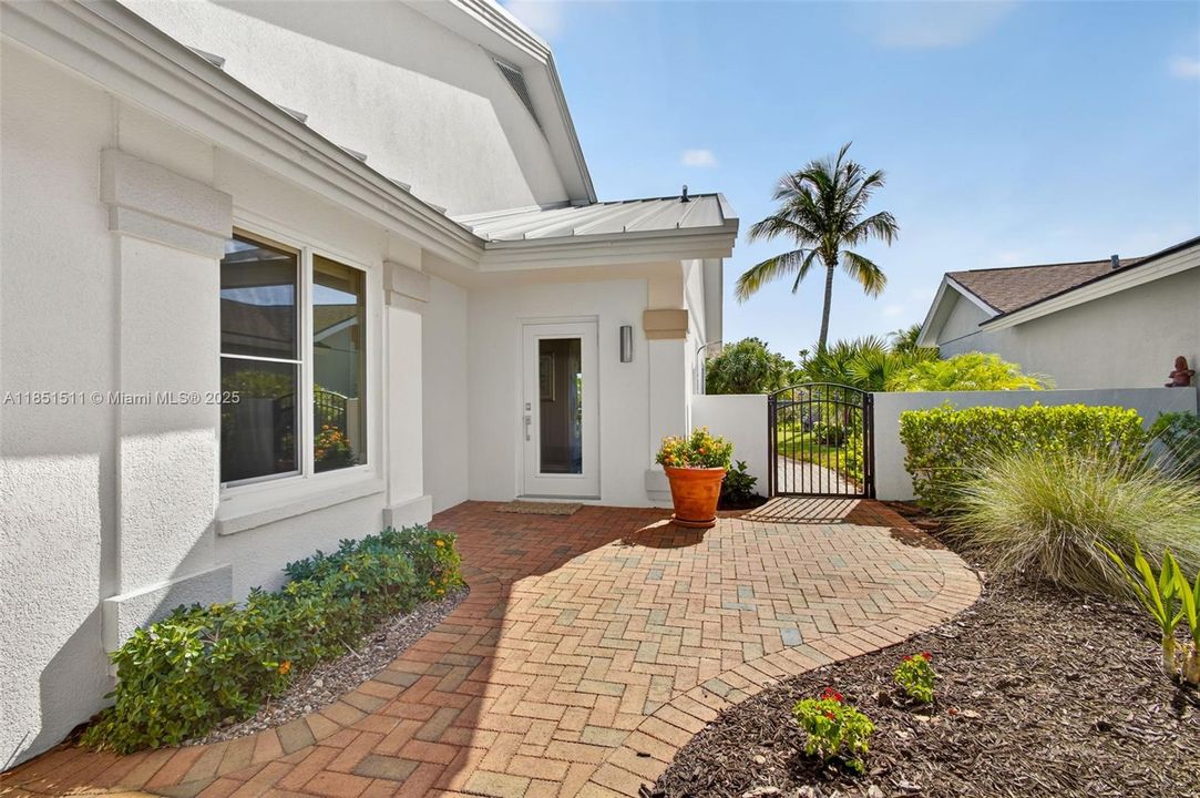 Activo con contrato: $1,385,000 (3 camas, 2 baños, 1889 Pies cuadrados)