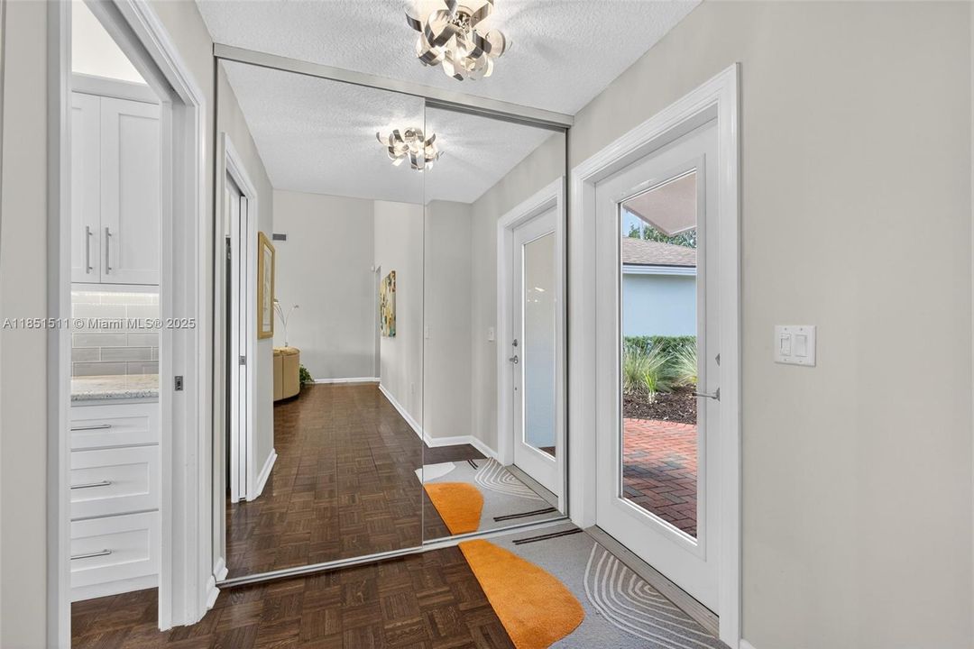 Activo con contrato: $1,385,000 (3 camas, 2 baños, 1889 Pies cuadrados)