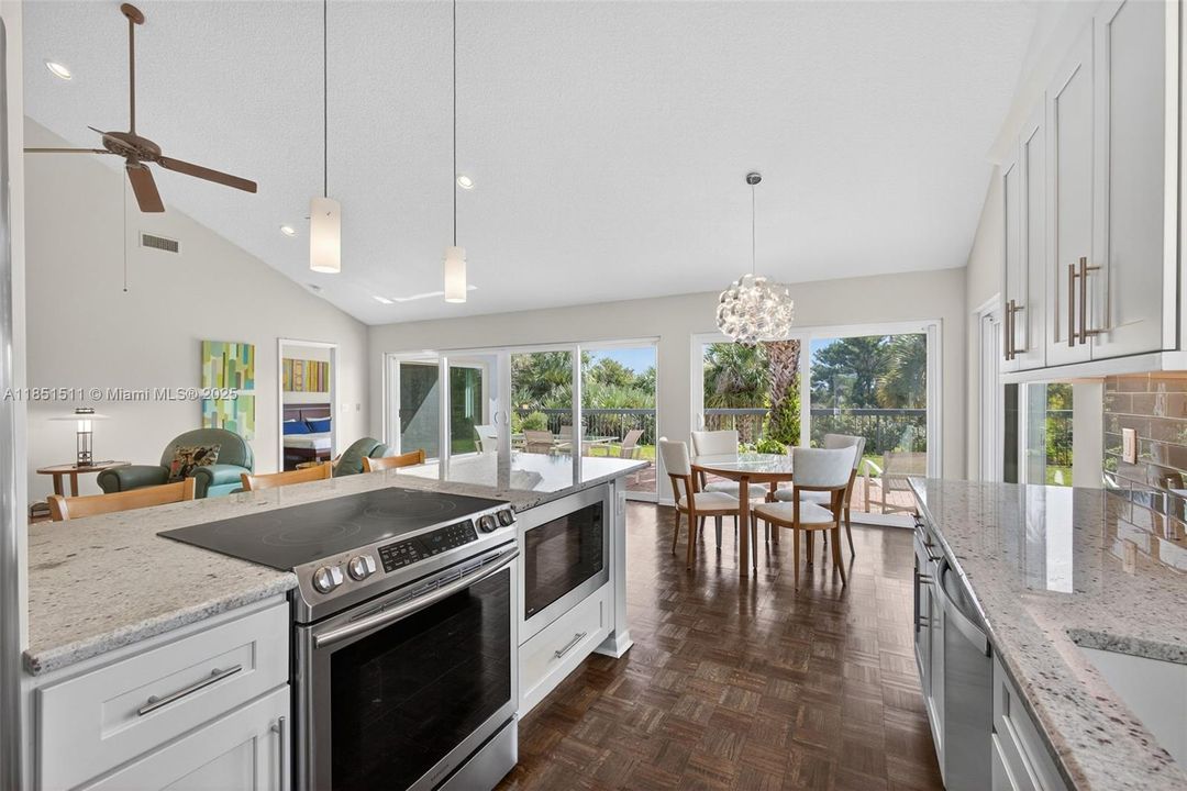 Activo con contrato: $1,385,000 (3 camas, 2 baños, 1889 Pies cuadrados)