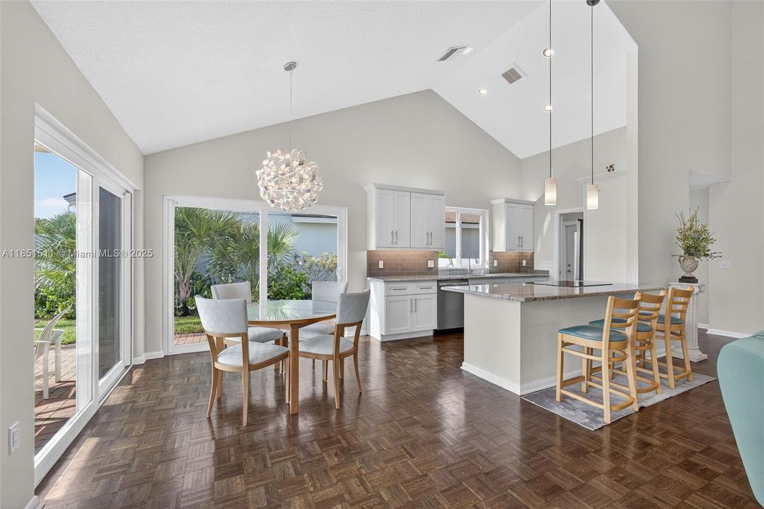 Activo con contrato: $1,385,000 (3 camas, 2 baños, 1889 Pies cuadrados)