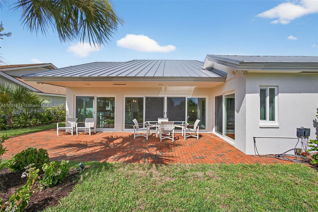 Activo con contrato: $1,385,000 (3 camas, 2 baños, 1889 Pies cuadrados)