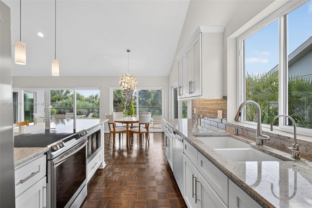 Activo con contrato: $1,385,000 (3 camas, 2 baños, 1889 Pies cuadrados)