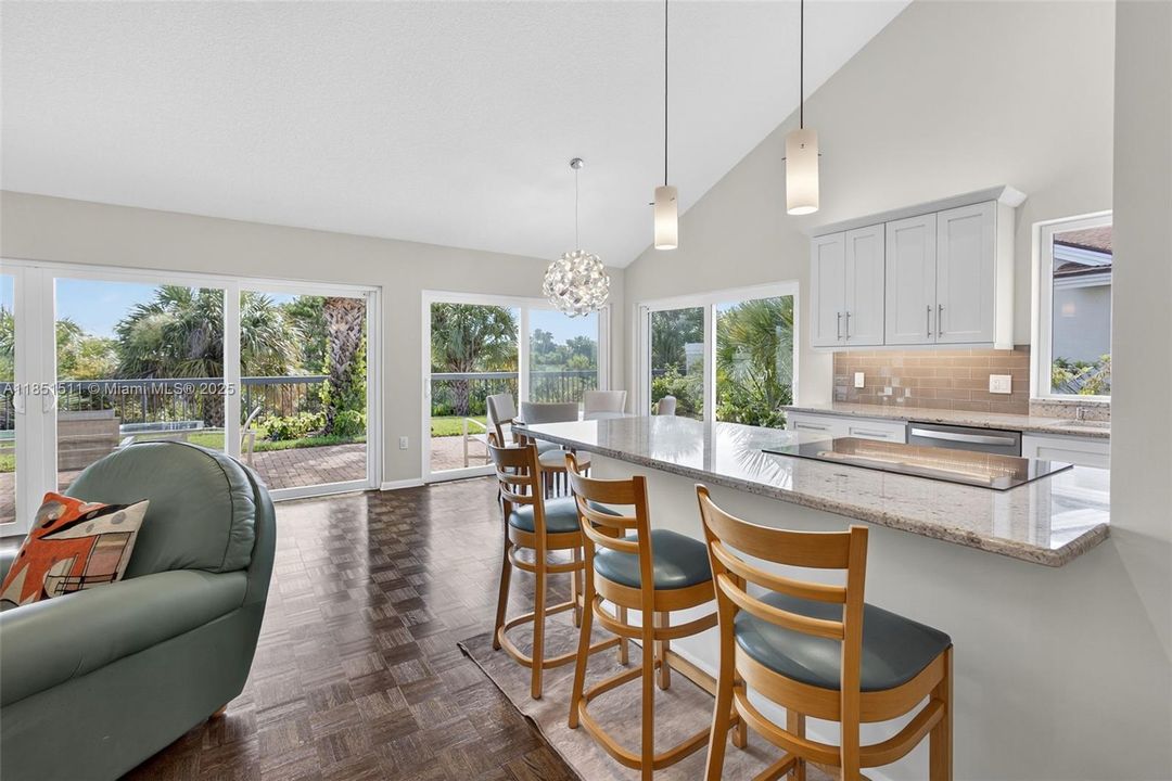 Activo con contrato: $1,385,000 (3 camas, 2 baños, 1889 Pies cuadrados)