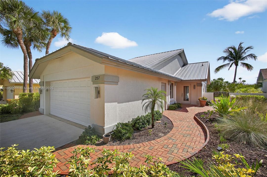 Activo con contrato: $1,385,000 (3 camas, 2 baños, 1889 Pies cuadrados)