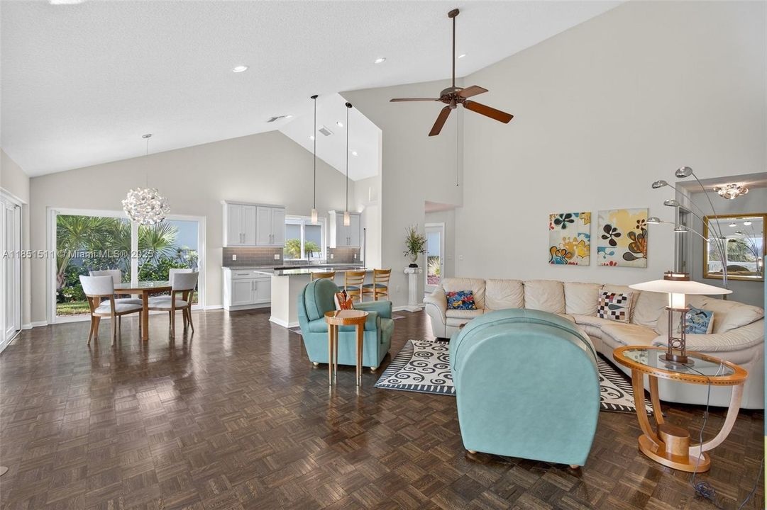 Activo con contrato: $1,385,000 (3 camas, 2 baños, 1889 Pies cuadrados)