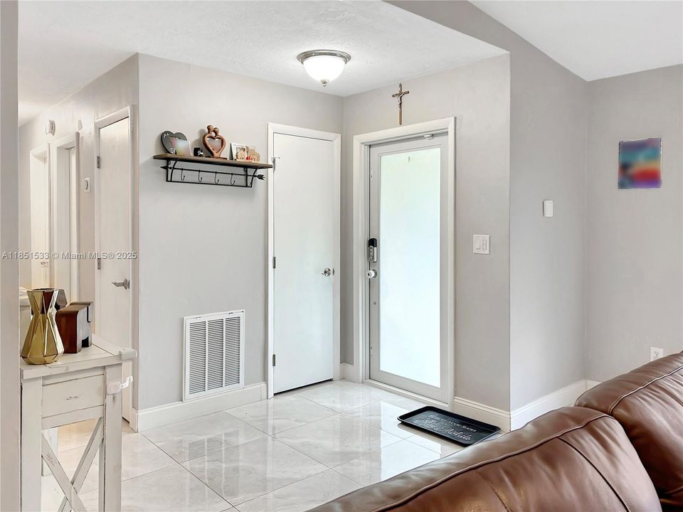 Recently Sold: $660,000 (4 beds, 2 baths, 1709 Square Feet)