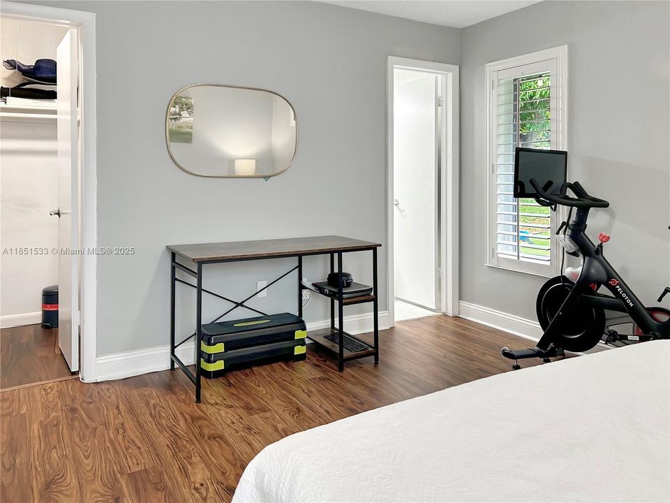 Recently Sold: $660,000 (4 beds, 2 baths, 1709 Square Feet)