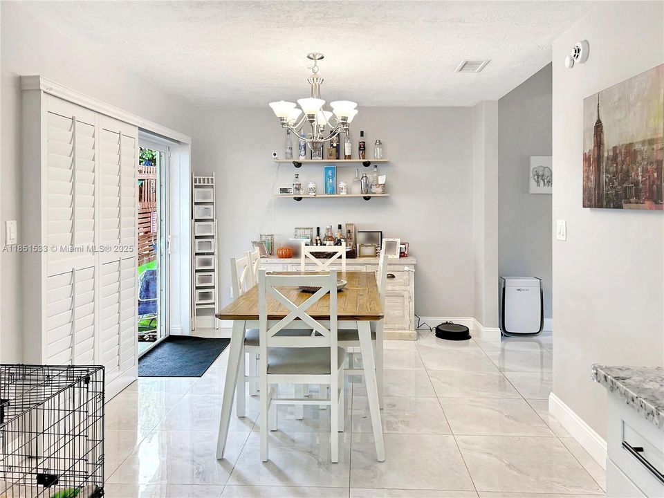 Recently Sold: $660,000 (4 beds, 2 baths, 1709 Square Feet)