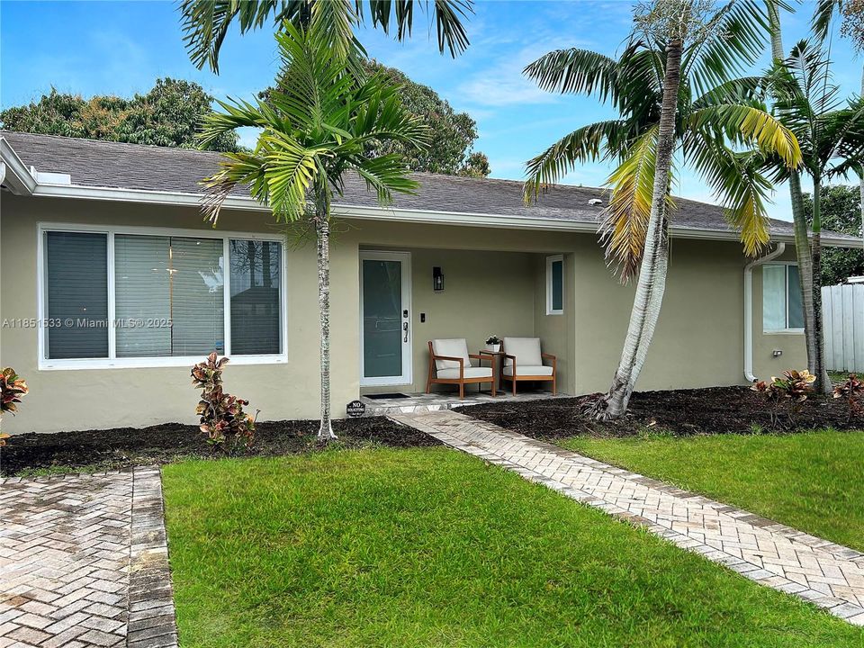 Recently Sold: $660,000 (4 beds, 2 baths, 1709 Square Feet)