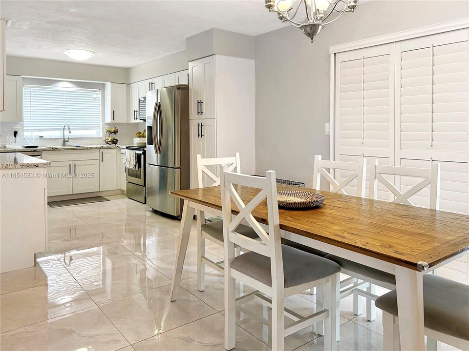 Recently Sold: $660,000 (4 beds, 2 baths, 1709 Square Feet)