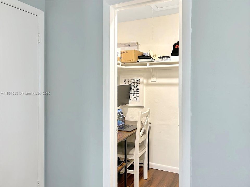 Recently Sold: $660,000 (4 beds, 2 baths, 1709 Square Feet)