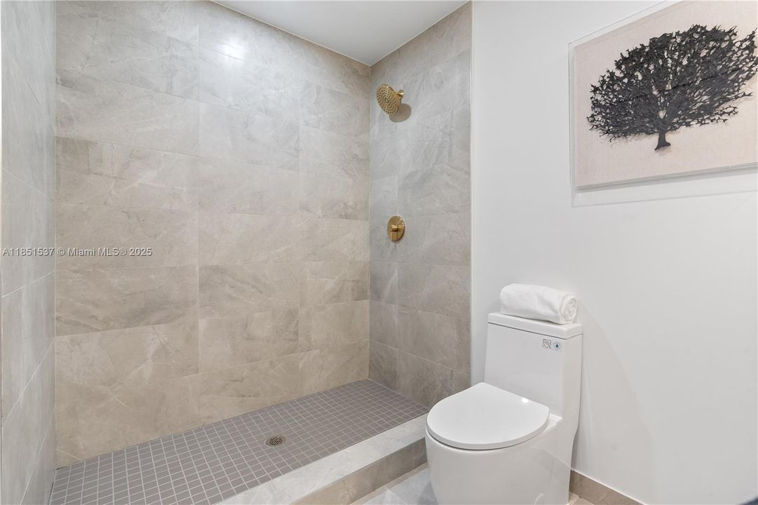 Active With Contract: $3,850 (3 beds, 2 baths, 0 Square Feet)