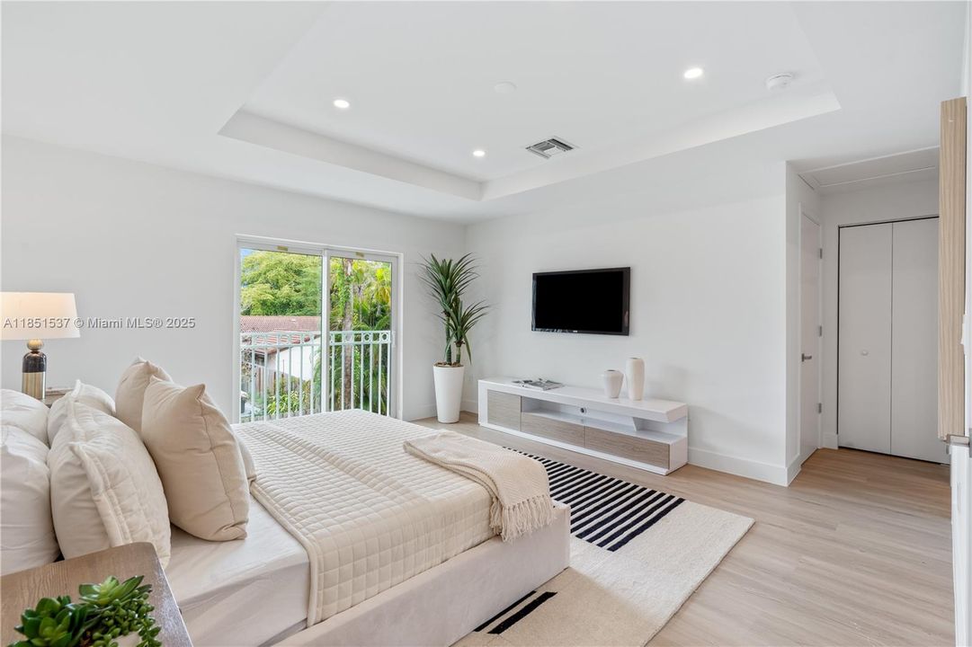 Active With Contract: $3,850 (3 beds, 2 baths, 0 Square Feet)