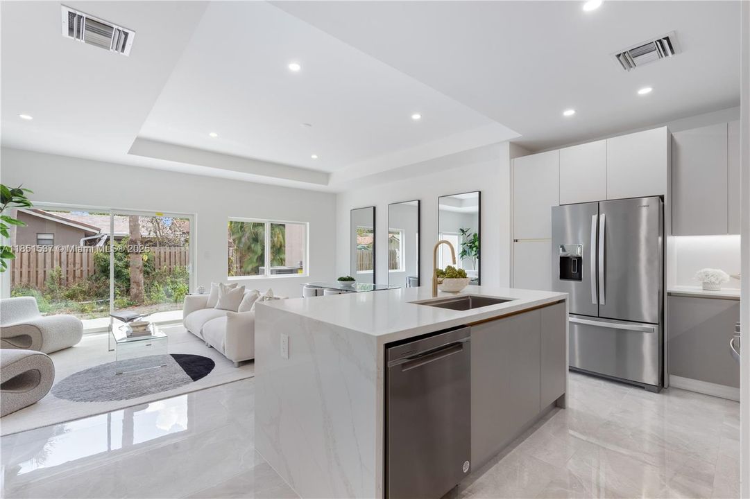 Active With Contract: $3,850 (3 beds, 2 baths, 0 Square Feet)