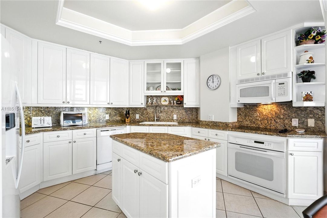 最近售出: $1,239,000 (2 贝兹, 2 浴室, 1884 平方英尺)