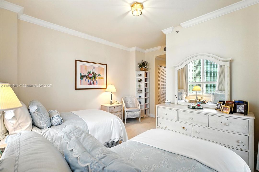 最近售出: $1,239,000 (2 贝兹, 2 浴室, 1884 平方英尺)