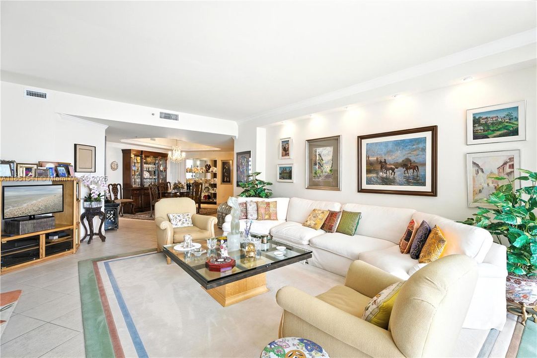 最近售出: $1,239,000 (2 贝兹, 2 浴室, 1884 平方英尺)