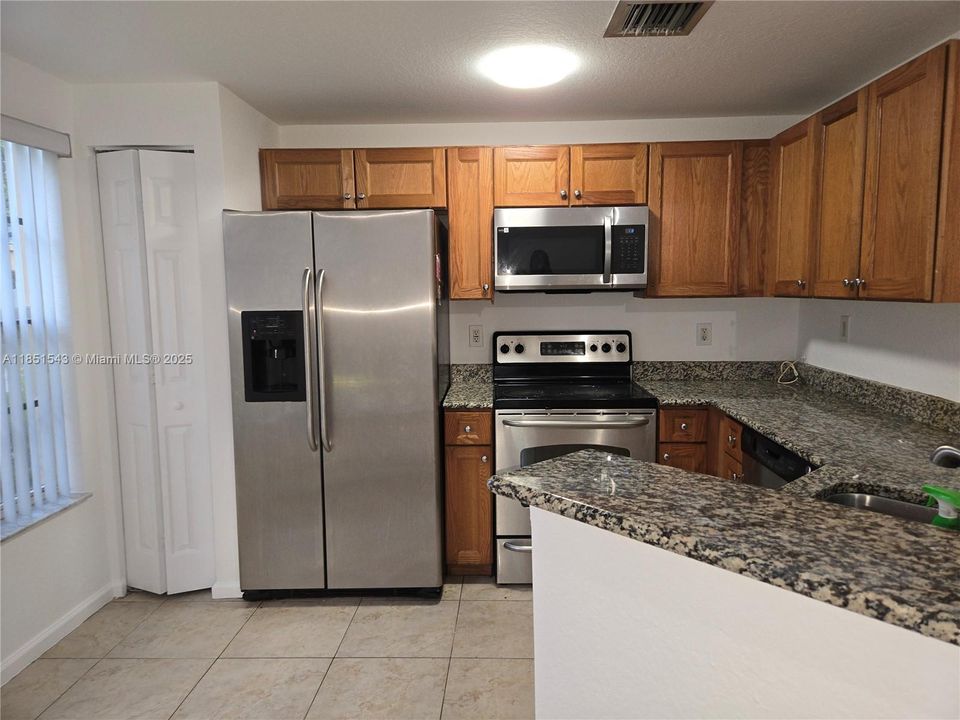 最近售出: $219,000 (2 贝兹, 2 浴室, 0 平方英尺)