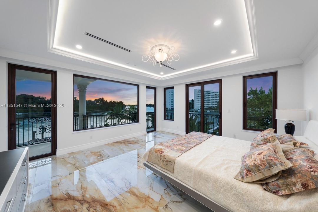 For Sale: $16,149,000 (6 beds, 7 baths, 7000 Square Feet)