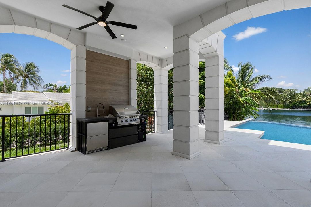 For Sale: $16,149,000 (6 beds, 7 baths, 7000 Square Feet)