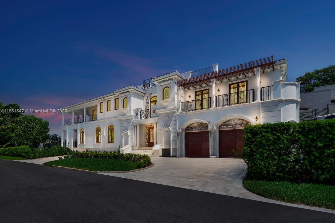 For Sale: $16,149,000 (6 beds, 7 baths, 7000 Square Feet)