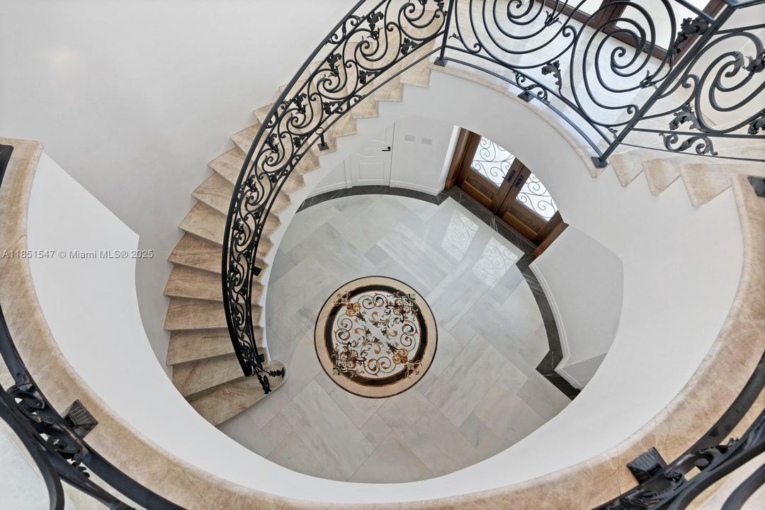 For Sale: $16,149,000 (6 beds, 7 baths, 7000 Square Feet)