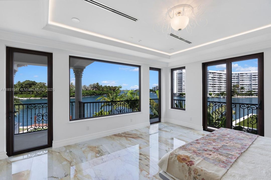 For Sale: $16,149,000 (6 beds, 7 baths, 7000 Square Feet)