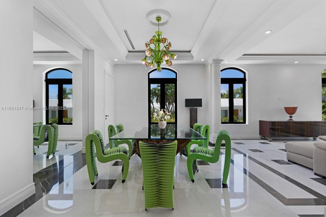 For Sale: $16,149,000 (6 beds, 7 baths, 7000 Square Feet)