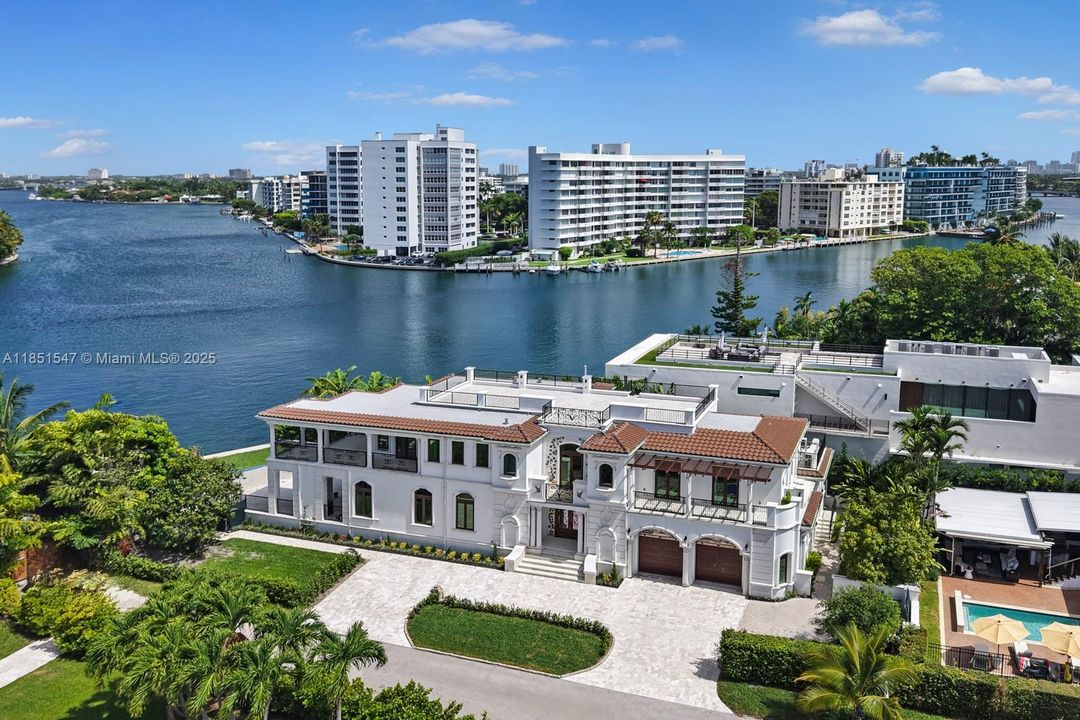 For Sale: $16,149,000 (6 beds, 7 baths, 7000 Square Feet)