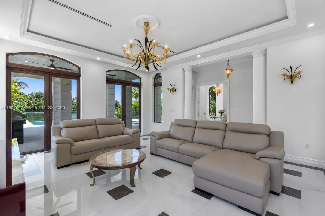 For Sale: $16,149,000 (6 beds, 7 baths, 7000 Square Feet)