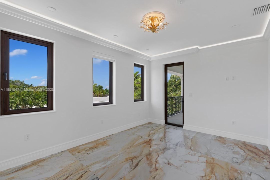 For Sale: $16,149,000 (6 beds, 7 baths, 7000 Square Feet)