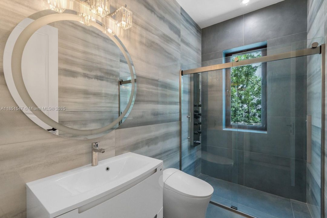 For Sale: $16,149,000 (6 beds, 7 baths, 7000 Square Feet)